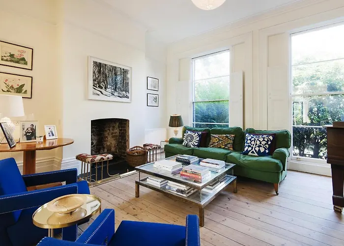 Vintage Shepherds Bush Home By Westfield London
